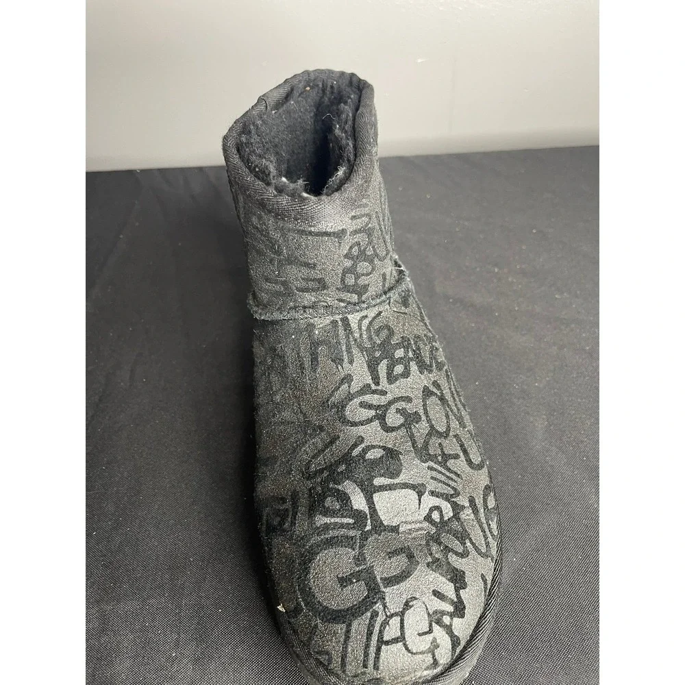 *Single Left Shoe* UGG Classic Mini Graffiti Black Suede Ankle Boot 1107034 Sz 8